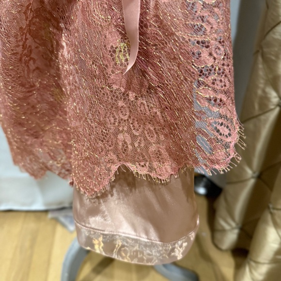 Elegant Pink Lace Dress - Picture 7 of 11